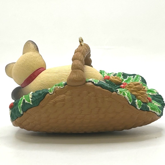 🎄Hallmark Keepsakes Cat Nap 96 Collectable Siamese Cat Basket Christmas Ornament - Picture 4 of 6